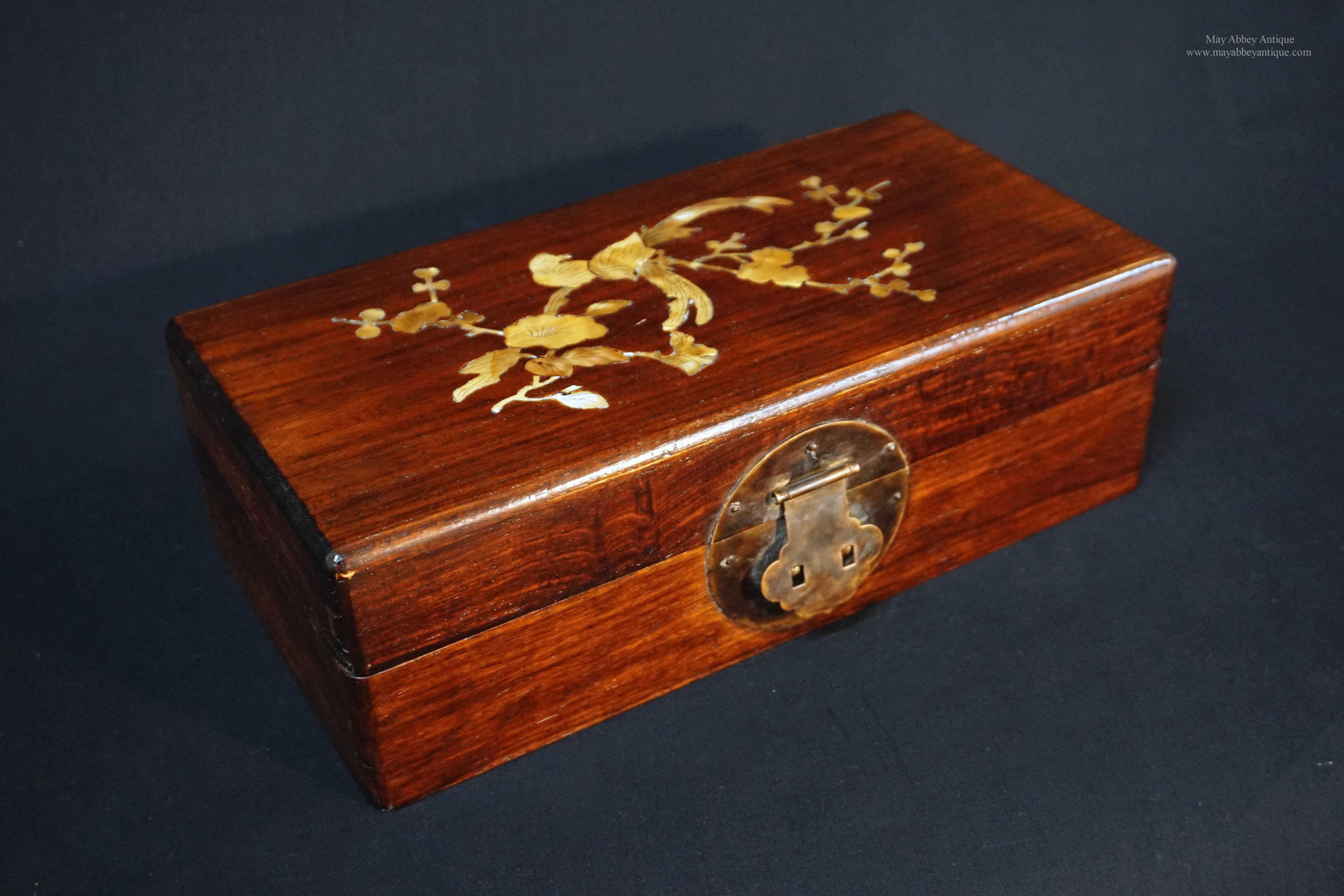 五月庄园西洋古董19世纪中国出品晚清时期黄铜包边手绘花纹皮革樟木箱 