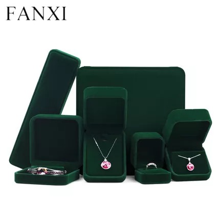Greenredbrownvelvetjewellerypackagingboxfor_-format_webp