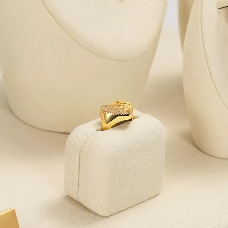 FANXInewdesigncreammicrofiberjewelrydisplays-format_webp-1