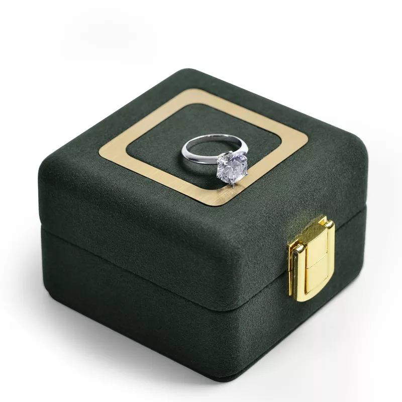 FANXIlargejewelrybox_personalizedjewelrybox_modernje-format_webp-4