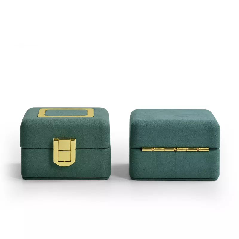 FANXImenjewelrybox_jewelryboxsmall_ringgiftb-format_webp-1