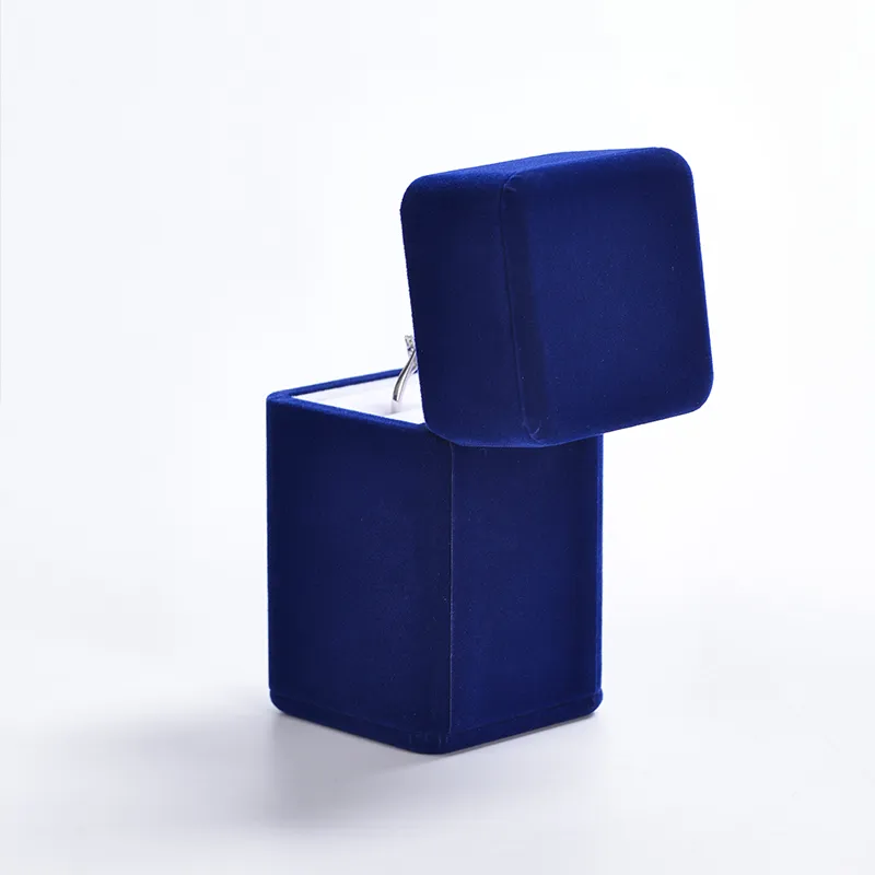 FANXIcustomjewelrypackagingboxes_velvetjewelrybox_me-format_webp-1