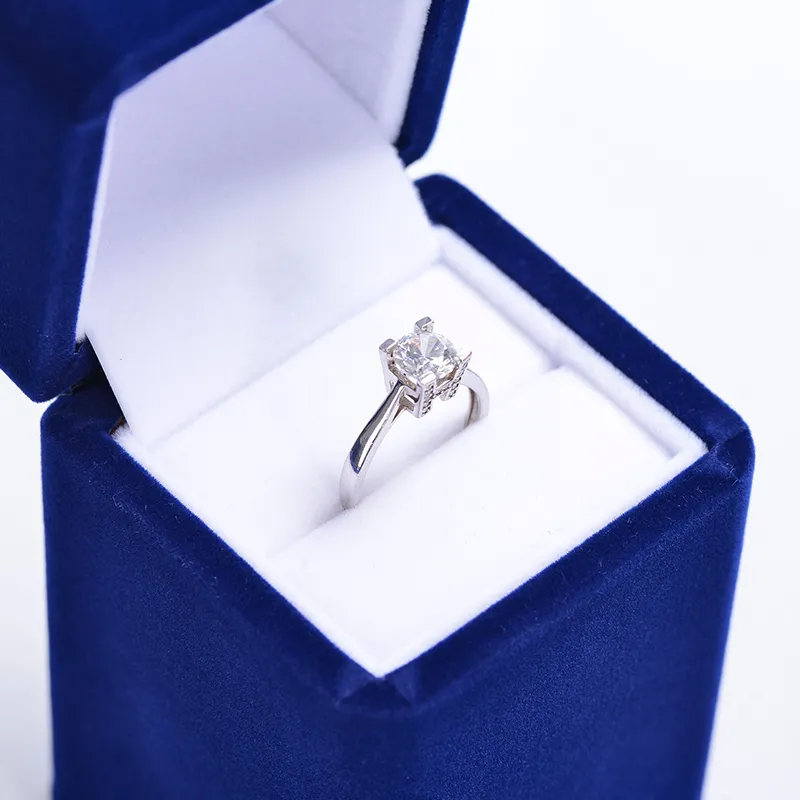 FANXIcustomjewelrypackagingboxes_velvetjewelrybox_me-format_webp-3