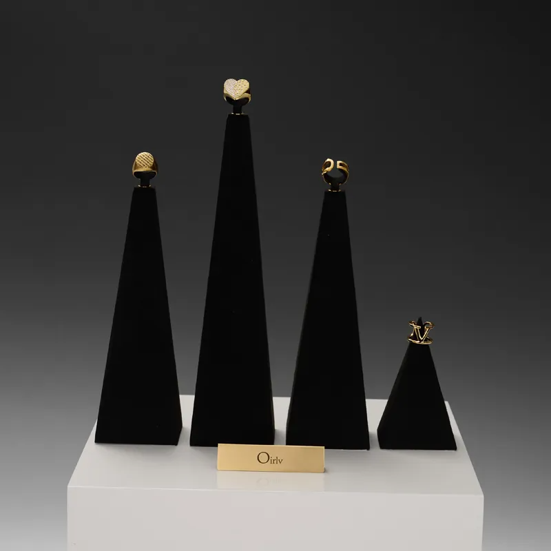 FANXIhomemadejewelrydisplayideas_jewelrydisplaycount-format_webp-4