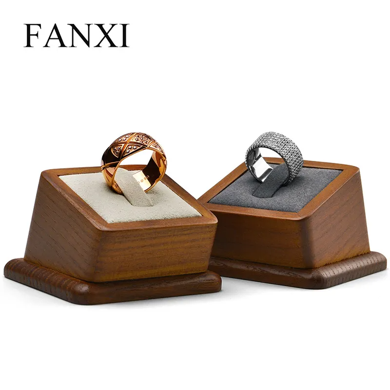 luxurywoodenringdisplaystand-format_webp-2