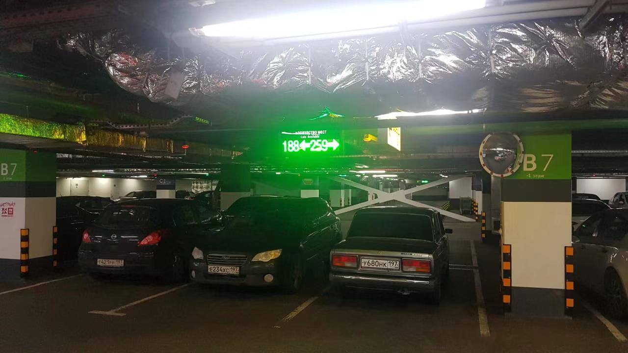 Excelsoo Case Reference:Vegas Kuntsevo Shopping Mall Parking Guidance System Direction LED Display