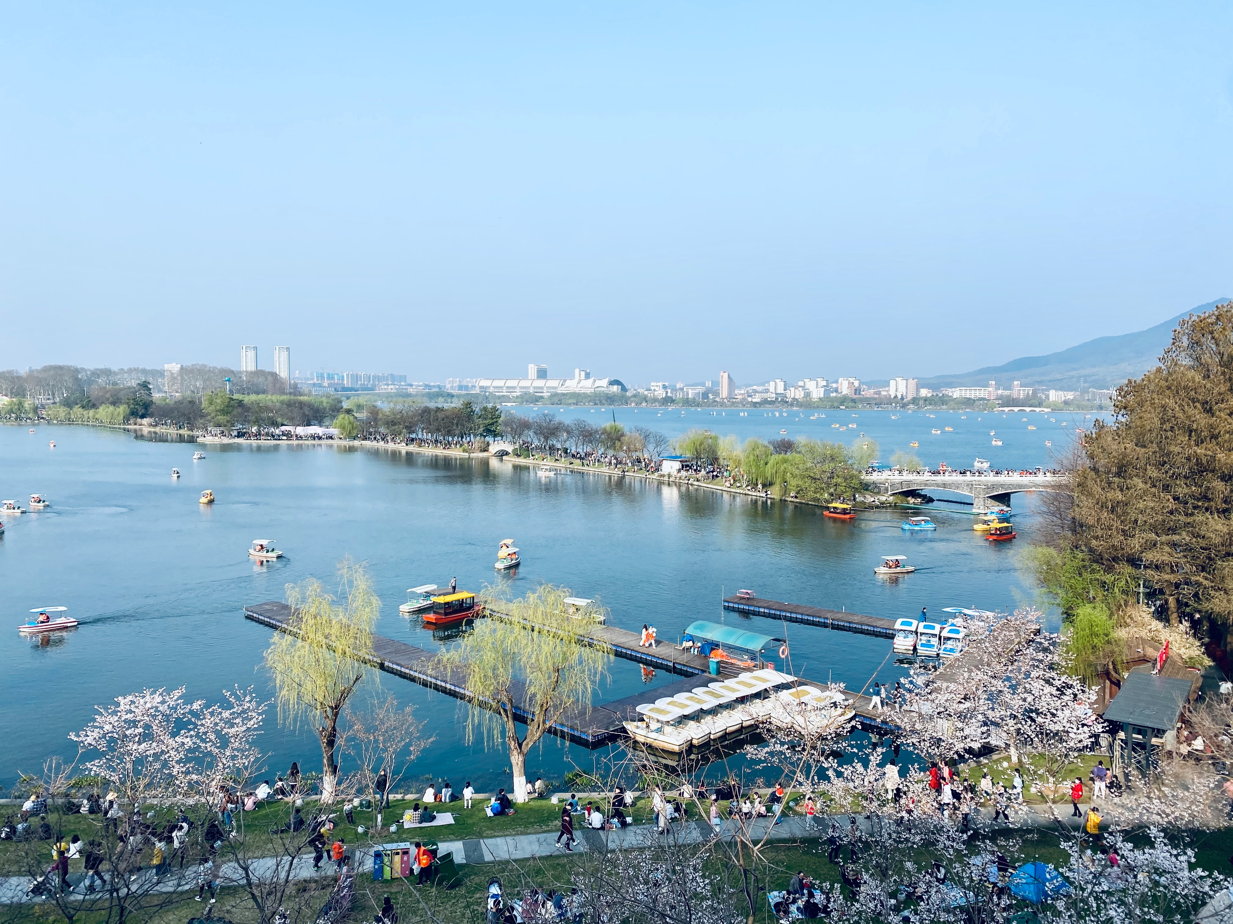 Xuanwu Lake