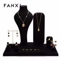 Customcounterblackmicrofiberjewellerydisplaystand_yy-format_webp-1