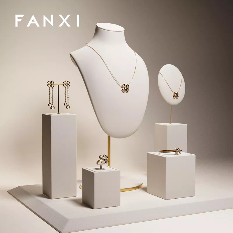 Luxurymetalframejewelrydisplaysetwithwhite_y-Luxurymetalframejewelrydisplaysetwithwhite_y-format_webp-3