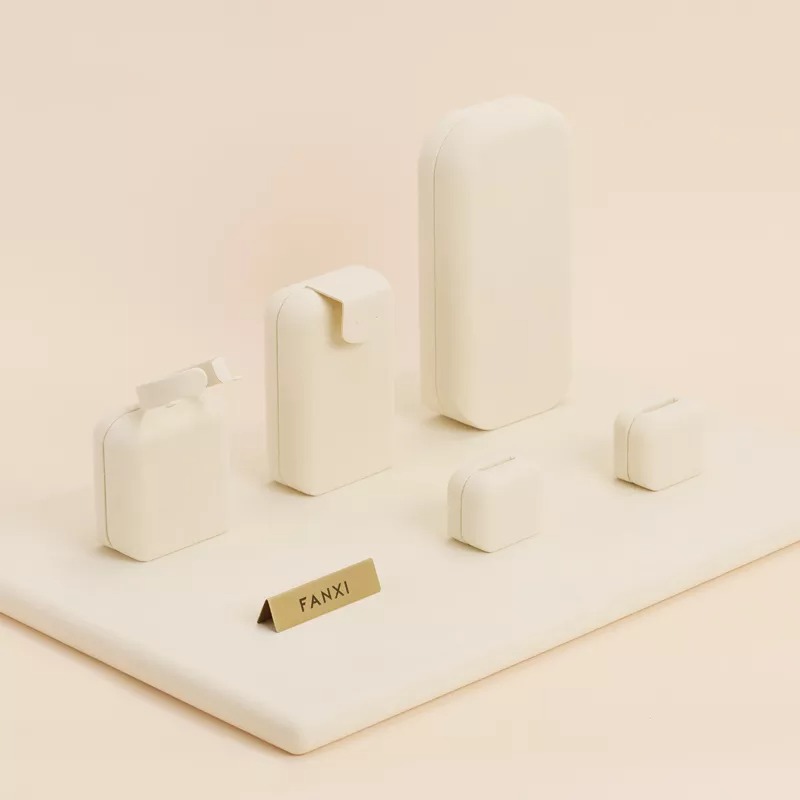 FANXInewcustomizedbeigemicrofiberjewelrydisplay_yyth-FANXInewcustomizedbeigemicrofiberjewelrydisplay_yyth-format_webp-6