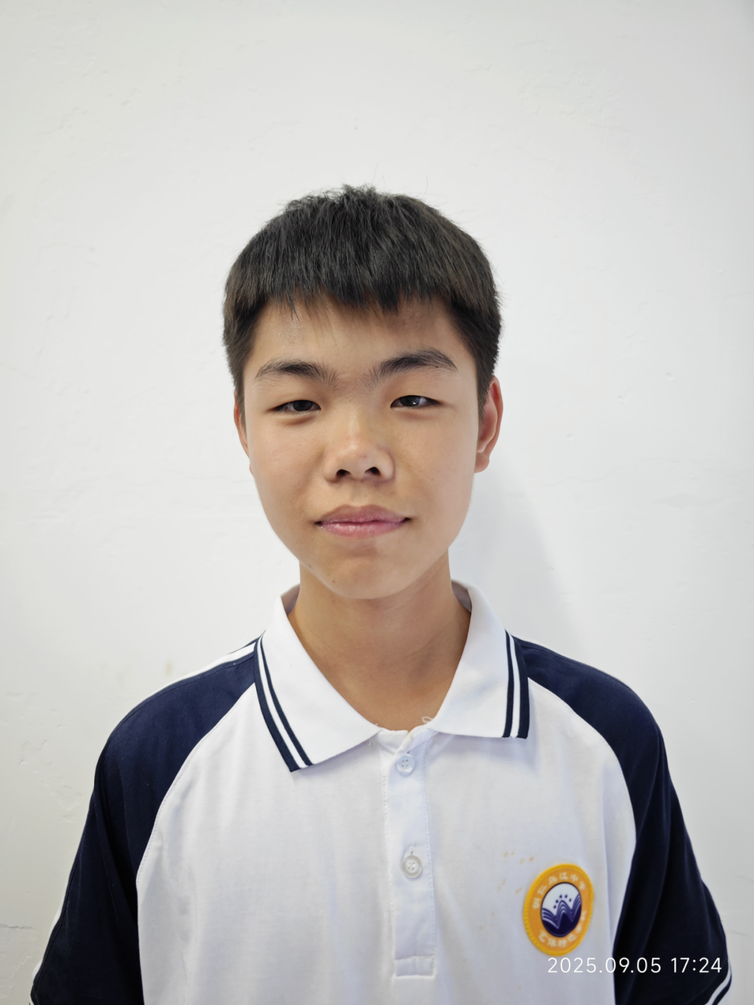 初三 徐润东1.png