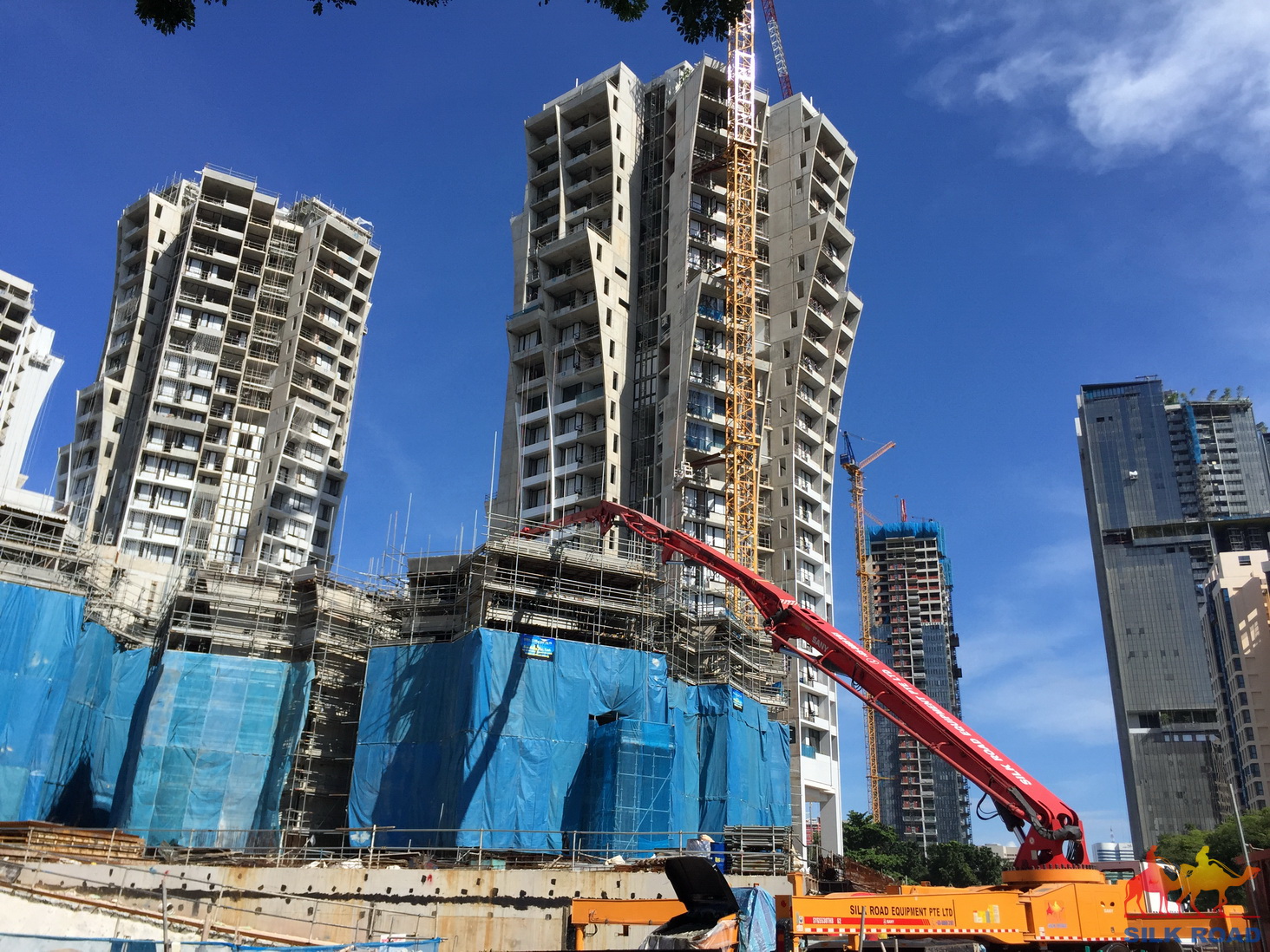 2016-06-SANY-long-boom-pump-casting-condo-project-In-Singapore-4