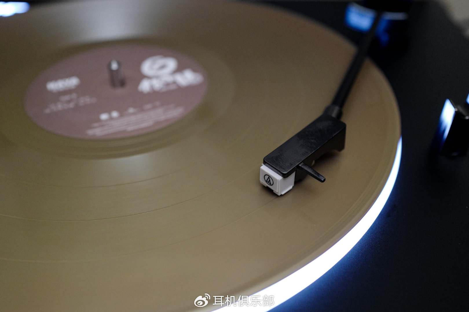 让唱片开口说话！可能是听歌爱好者的第一台黑胶唱机。飞傲TT13-FIIO