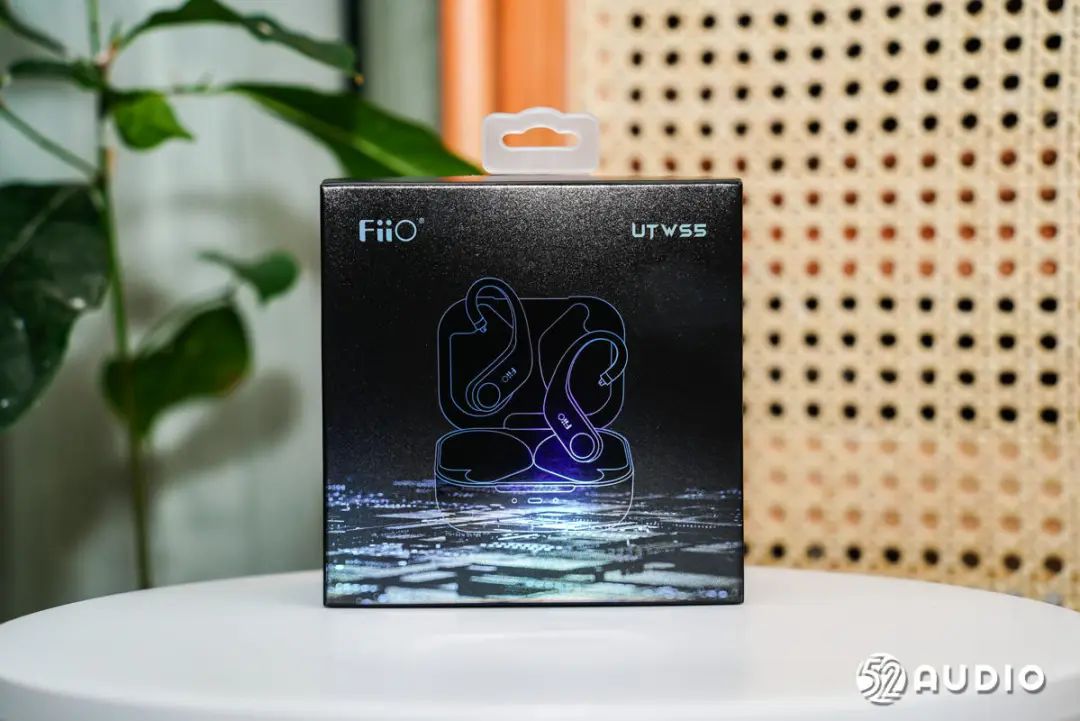 FiiO UTWS5蓝牙耳挂评测，全球首款外置DAC的蓝牙耳挂，有线耳机轻松变 