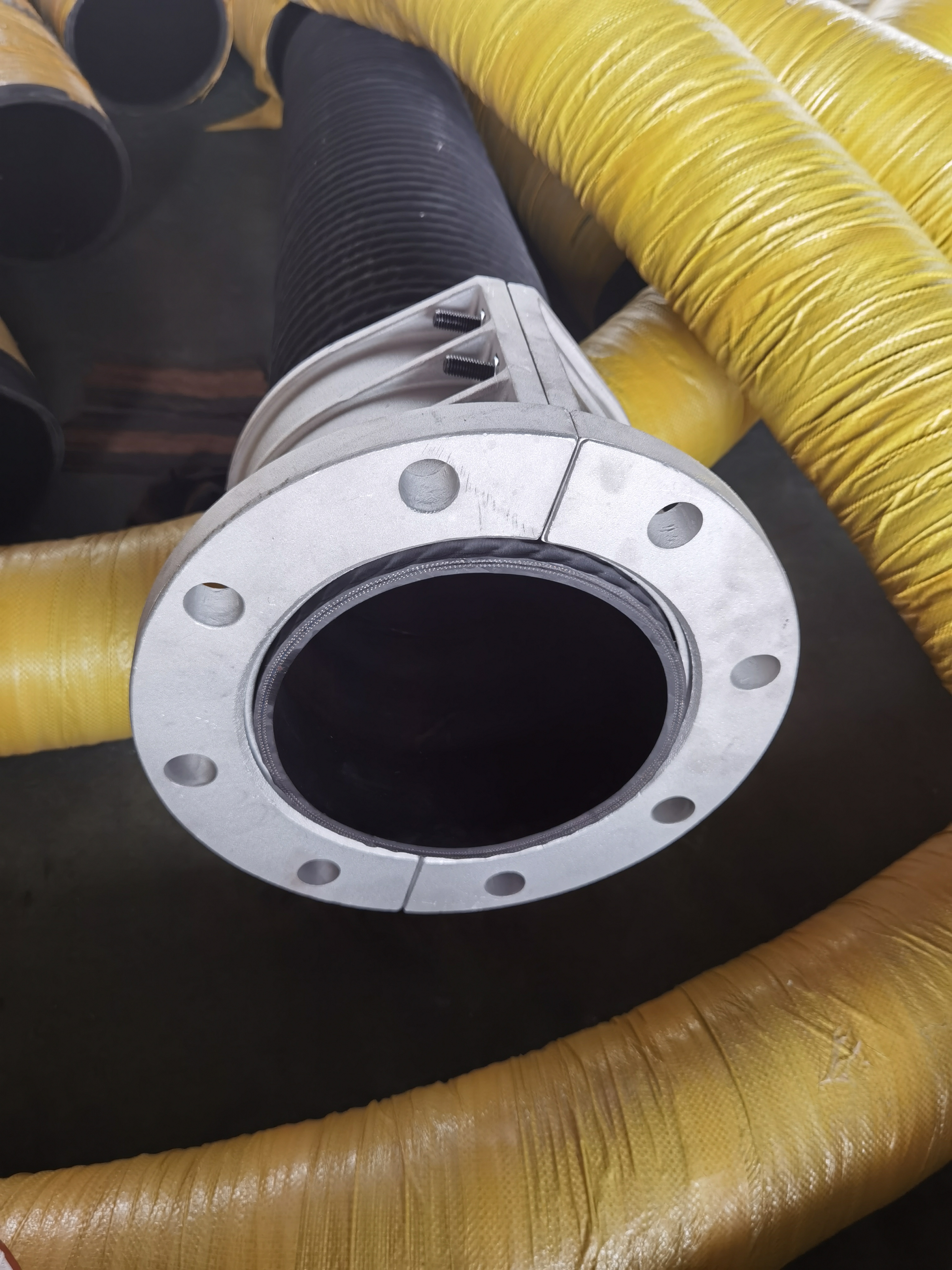 bunkering hose connection