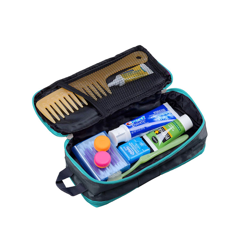 TraveledToiletryBag-ACompactDoppKit-BathroomBag2