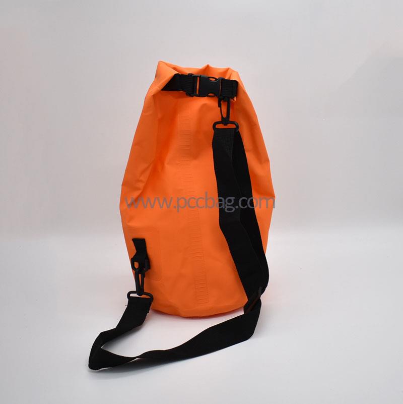 10LDryBagWaterProofBagsforBeach,Kayaking,Hiking,Camping,andBoating-PerfectDrybagSackforWetOutdoorDSC-0027-1