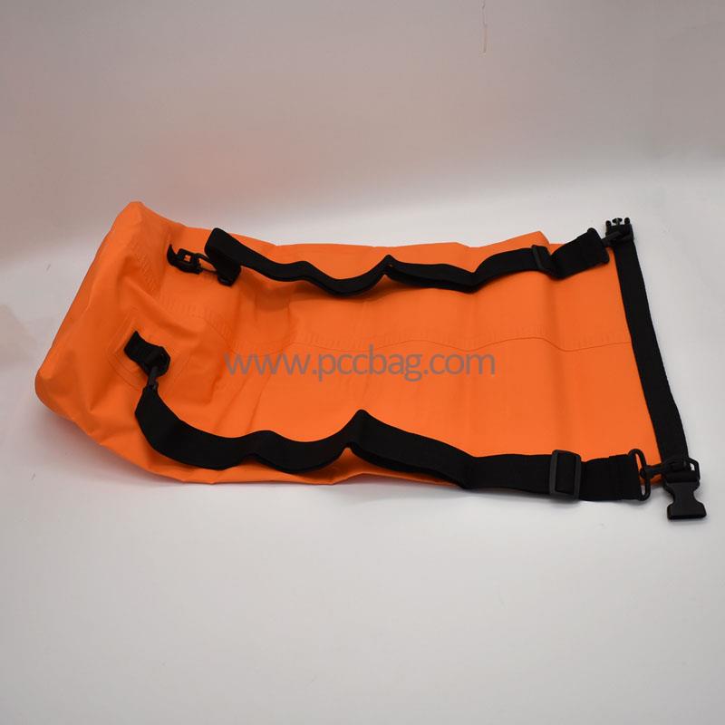 20LDryBagWaterProofBagsforBeach,Kayaking,Hiking,Camping,andBoating-PerfectDrybagSackforWetOutdoorDSC-0024-3