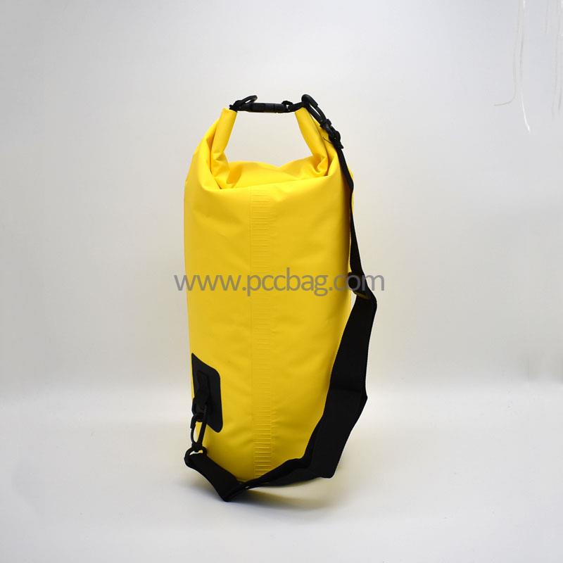 LargeyellowdrybagtarpaulinewithprintlogoforoutdoorDSC-0332-5