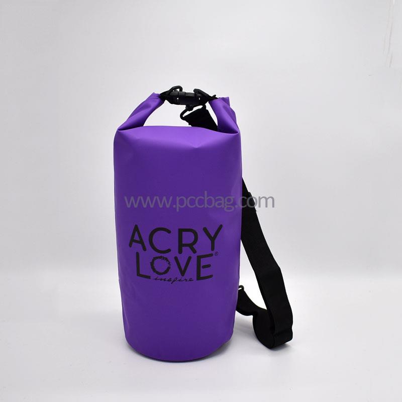 PurpletarpaulinethickPVCdrybagwithshoulderstrapsDSC_0349-2