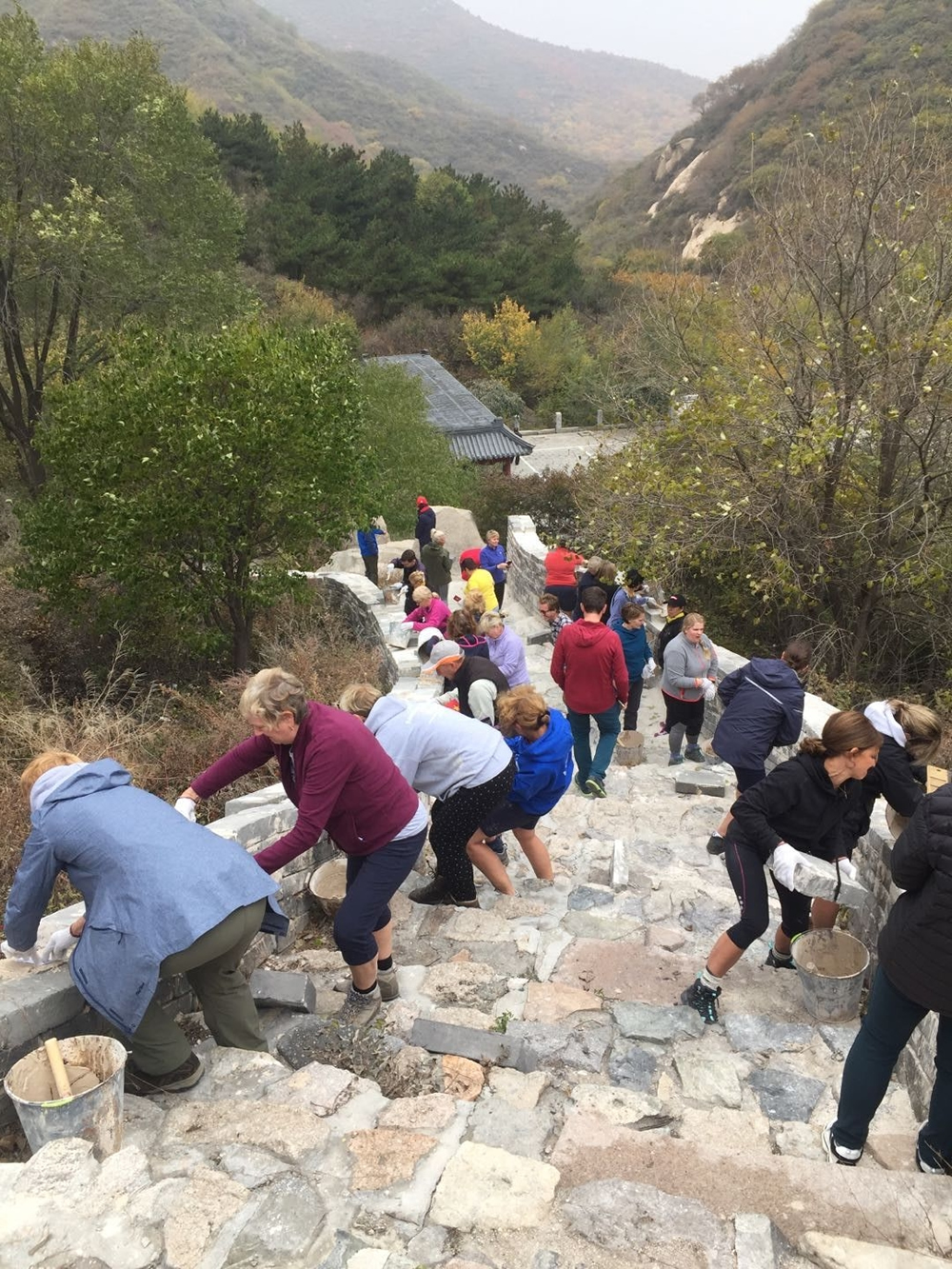 Repair the wild Great Wall at Badaling Remnant Great Wall