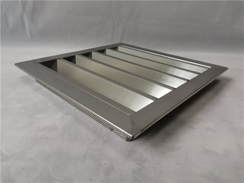 Stainless steel rain proof louver