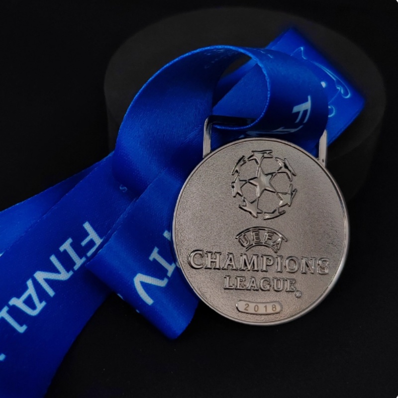 uefa-champion-league-silver-medal-2017-2018-liverpool-soccerwe