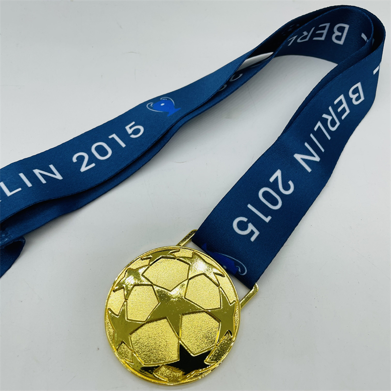 欧冠奖牌2015-1