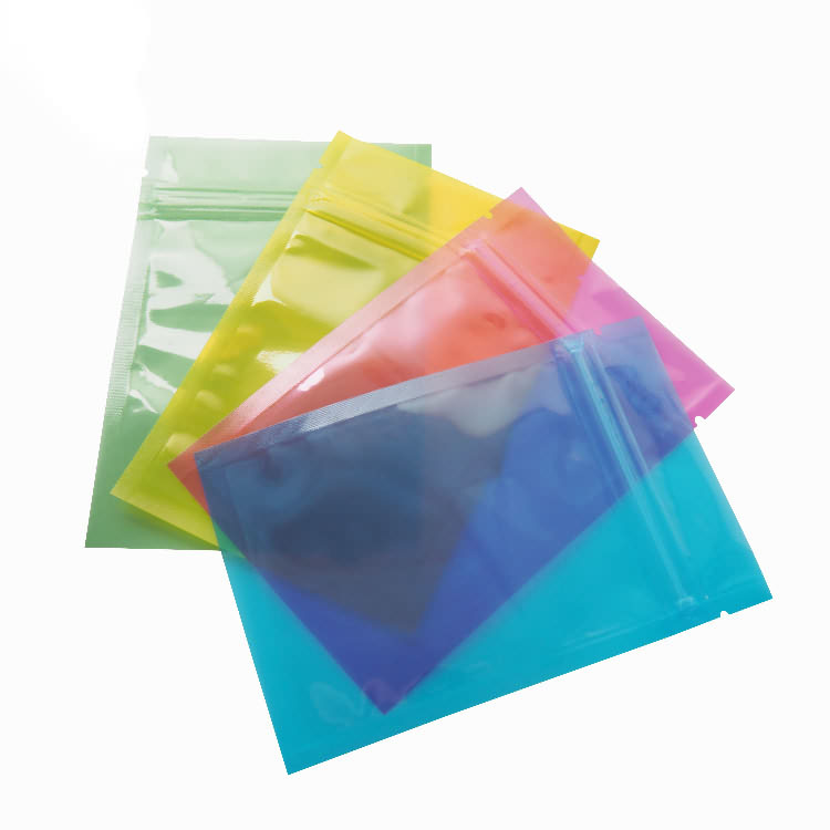 High-quality-resealable-plastic-snack-bag-with-1