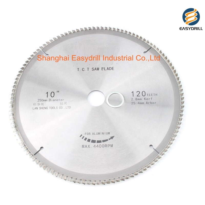 saw-blade-cutting-aluminum-doors-and-windows