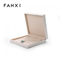 H0360522120901701-Jewelryboxfornecklaces_necklacejewelrybox_largejewel