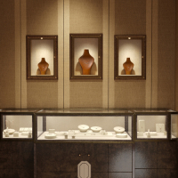 SM069-FANXIhotsalesolidwoodnecklacedisplayholder-1