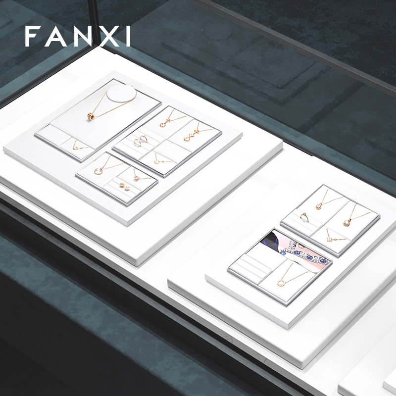 TT263-FANXIfactorywhitePUleatherjewelryexhibitorswithmetalstructure-1