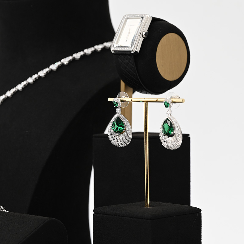 TT192-FANXIhighqualitymetalstructurejewelryexhibitorwithblackmicrofiber-6