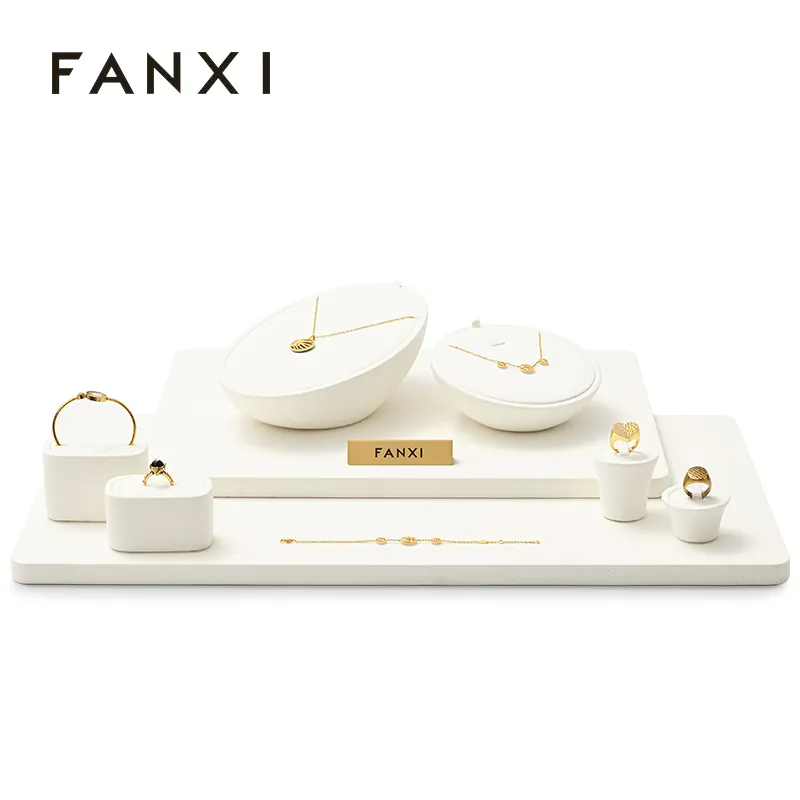 FANXIfactorycreamcolourjewelrydisplay-1