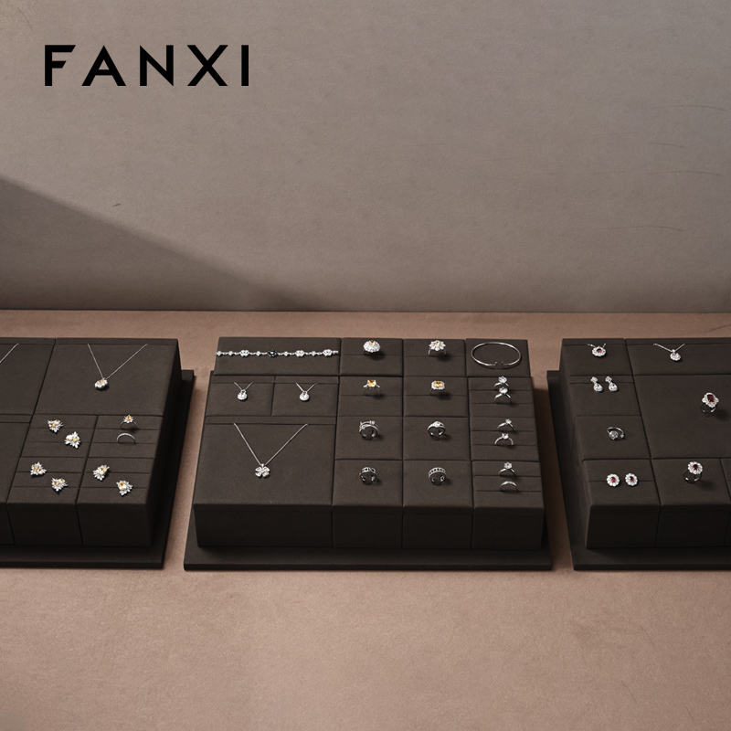 FANXIbrowncolourmicrofiberjewelrydisplay-3