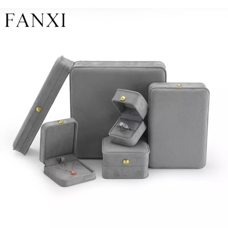 Greyvelvetjewelrypackagingbox-format_webp