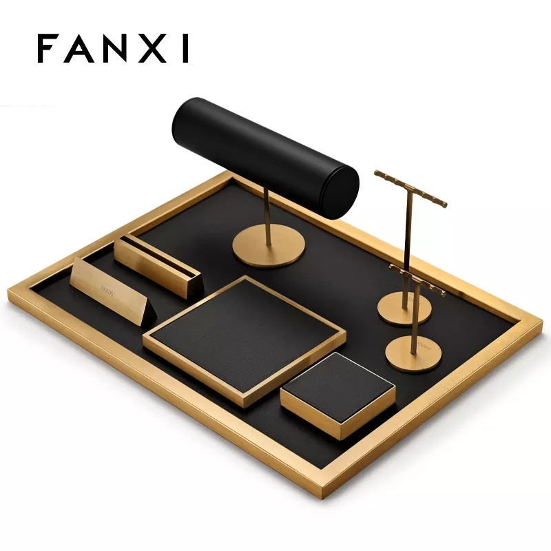Luxurymetaljewelrydisplaystandsetswithblack_-format_webp-2