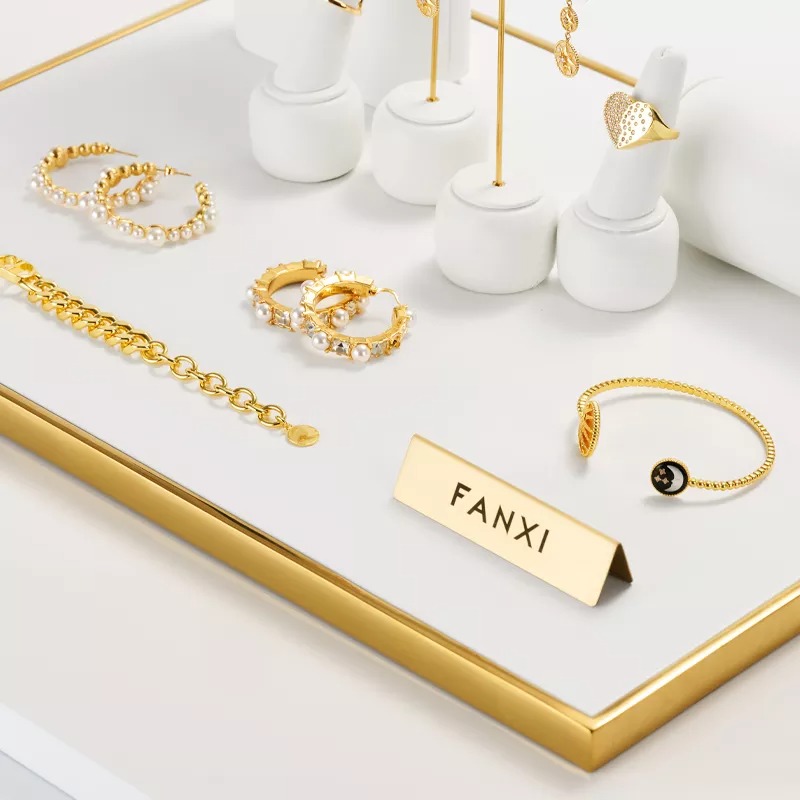 FANXIluxurymetalframewhiteleatherjewelrydisp-format_webp-2