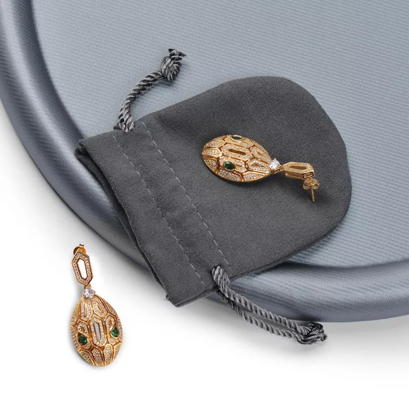 Graymicrofiberjewelrypackagingpouch-format_webp-1