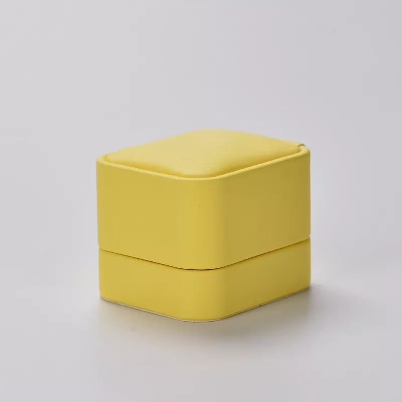 FANXIboxforring_ringboxforproposal_weddingri-format_webp-2