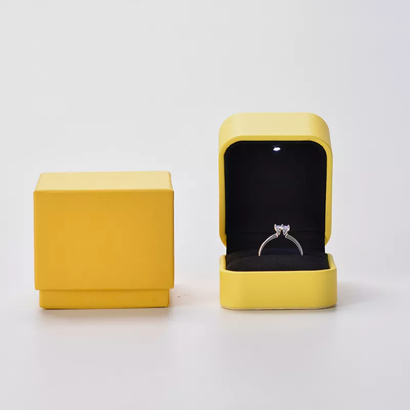 FANXIboxforring_ringboxforproposal_weddingri-format_webp-3