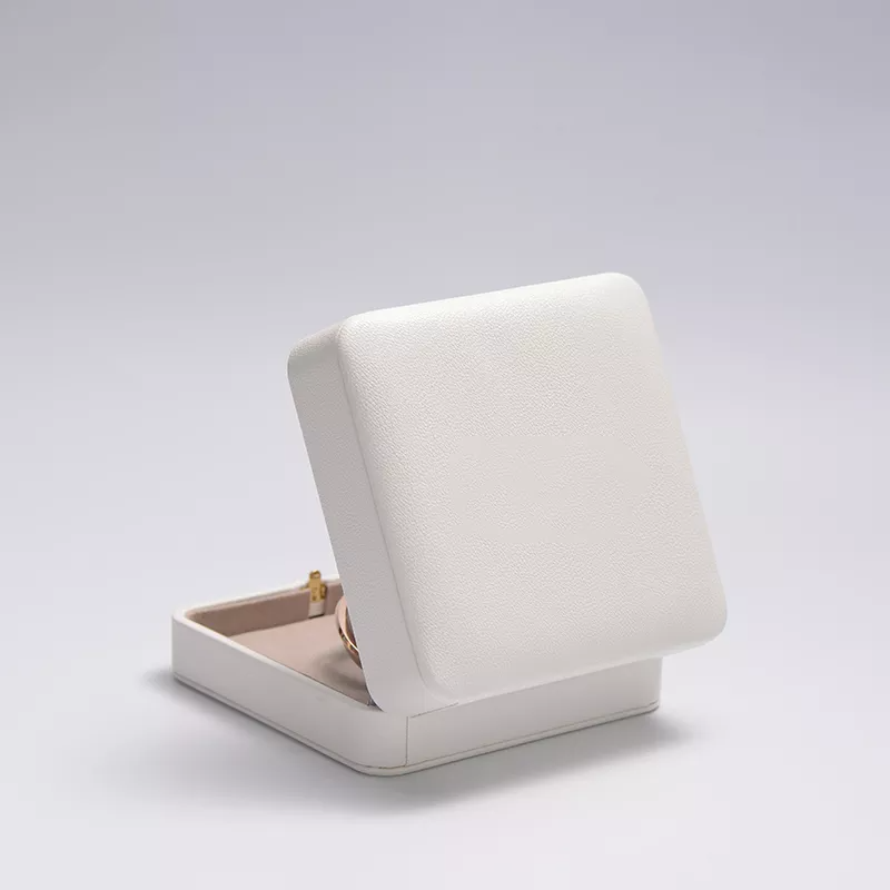 FANXIjewelryboxwithlock_bestjewelrybox_packaging_yyt-format_webp-3