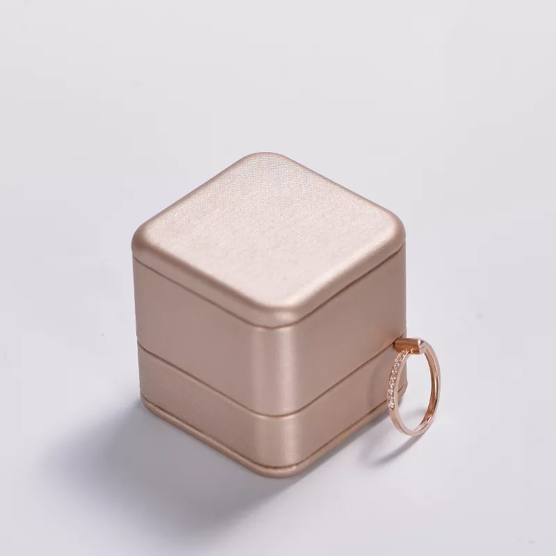 FANXIjewelryboxdesigns_ringjewelrybox_men_sjewelry_y-format_webp-5