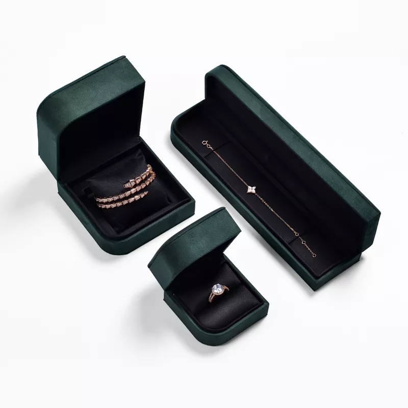 FANXIsmalljewelrygiftbox_personalisedjewelrybox_jewe-format_webp-1