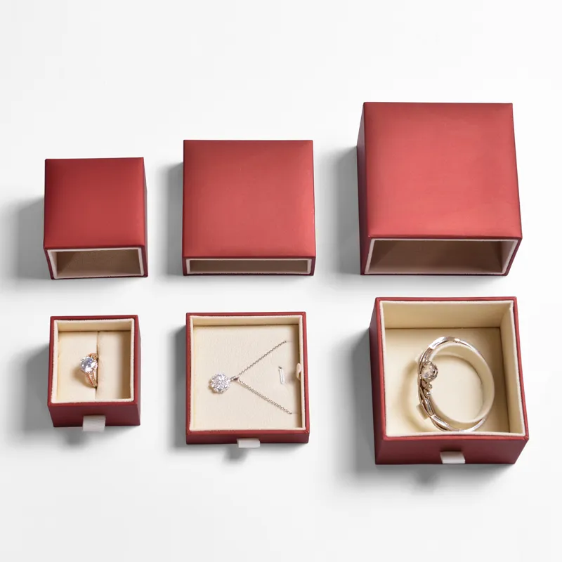 FANXIsmalljewelrybox_vintagejewelrybox_personalizedj-format_webp-1