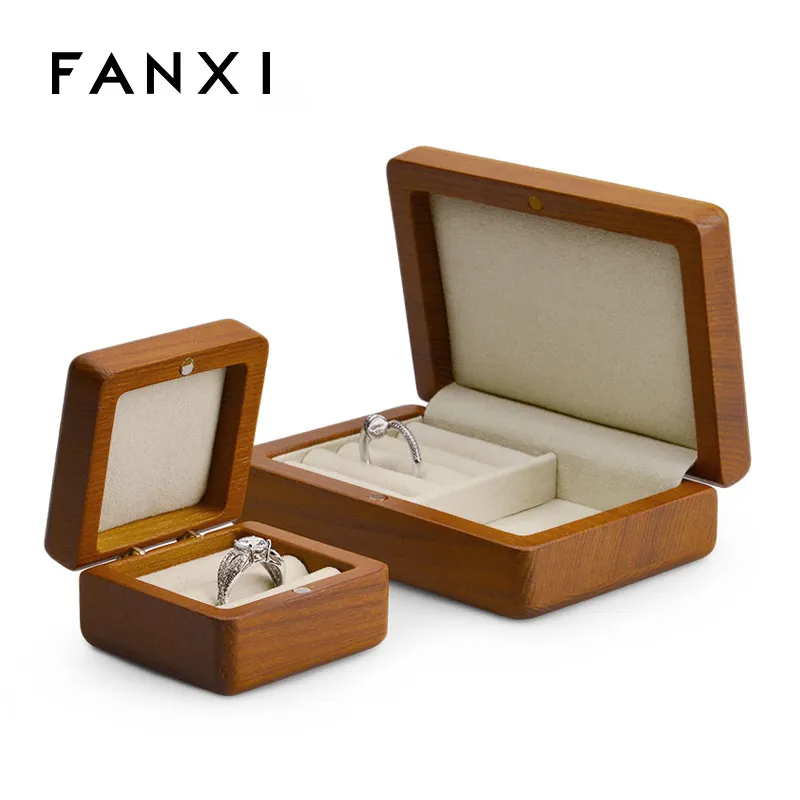 FANXIringboxwood_slimringbox_uniqueringbox_y-format_webp-1