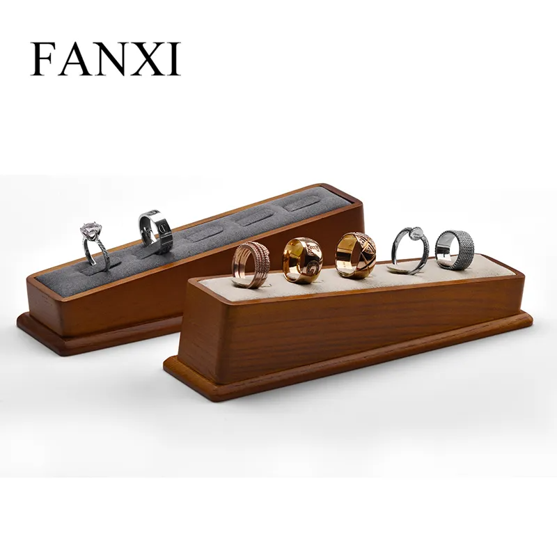 woodenfingerringdisplaystandset-format_webp-1