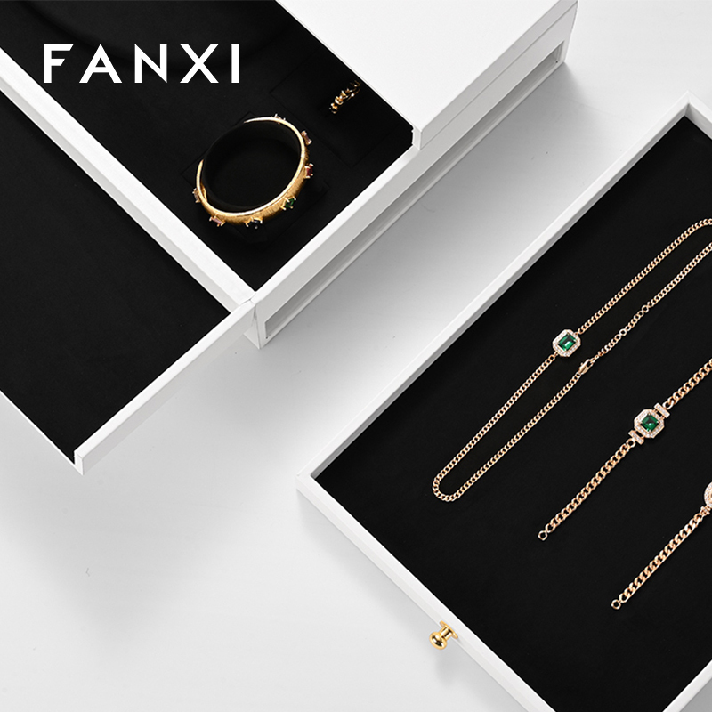 H154-FANXIhighqualitywhiteleatherjewelryboxwithlogo-3