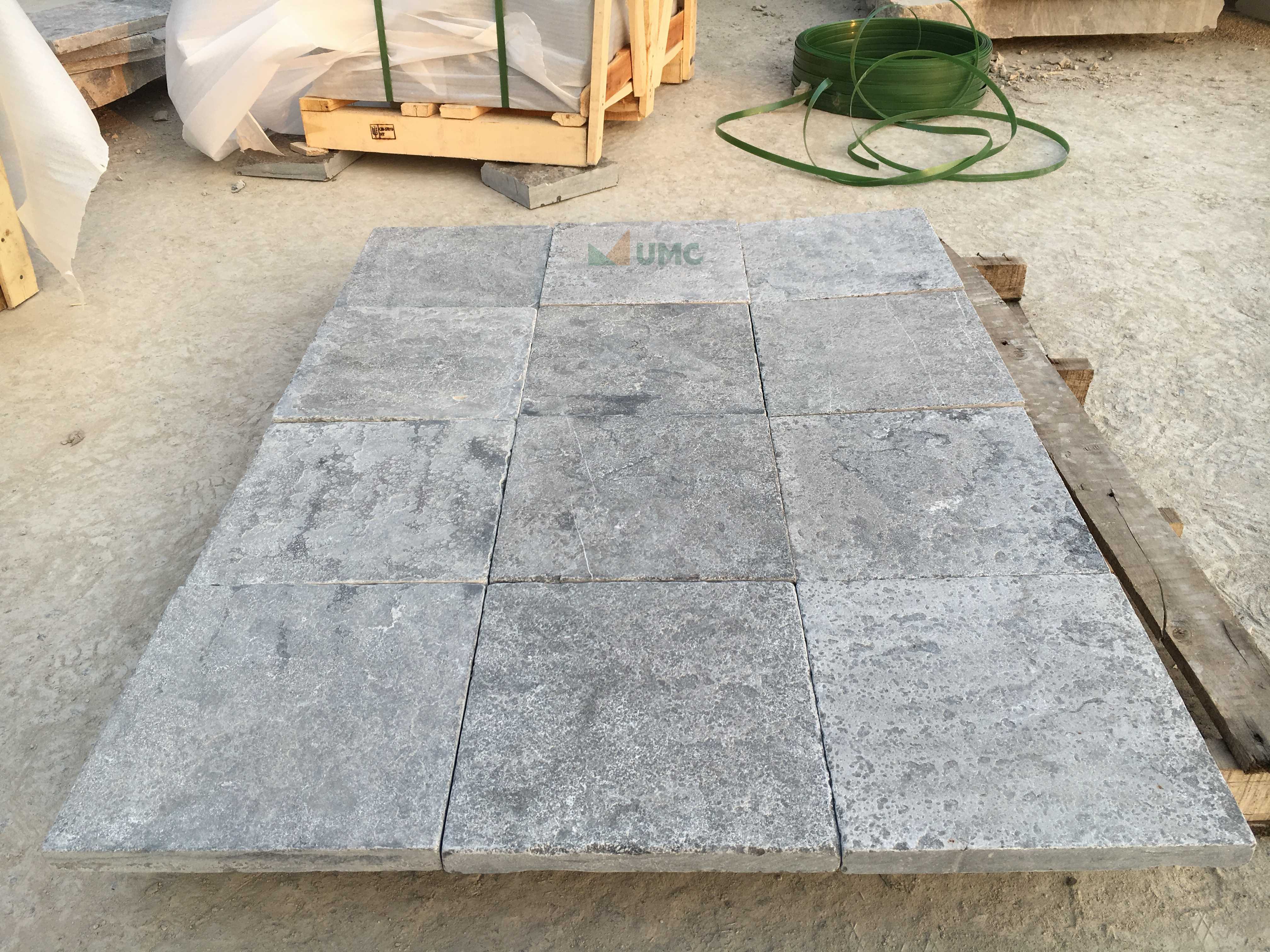 BlueLimestone300x300x20mmFlamed-Tumbled-3